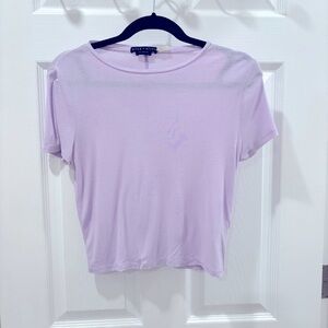 Alice + Olivia Lavender Short Sleeve Tee size
Medium‎